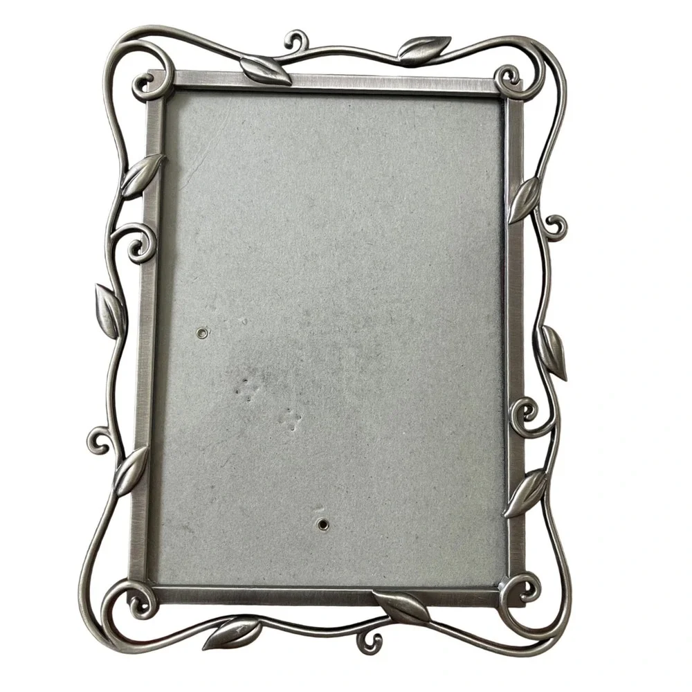 Vtg silver Mid Century Modern 6x8 Picture Frame Ornate Etched flower filigree
